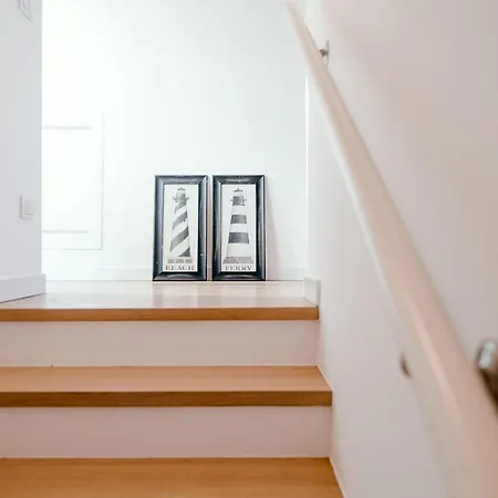Modern Luxury Attic - Bymyhomeincomo Exterior photo
